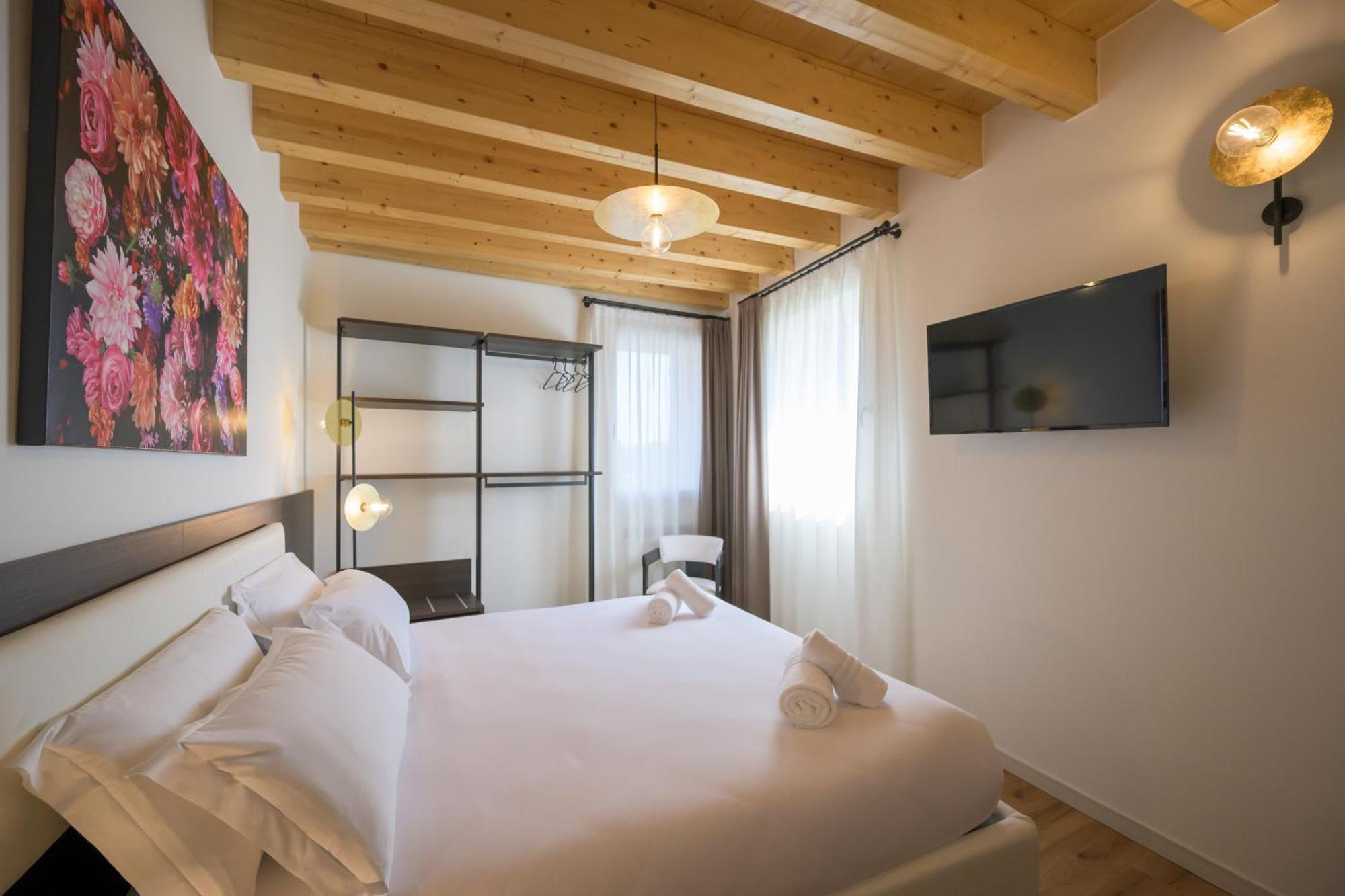 La Cort - Number 4 Apartment